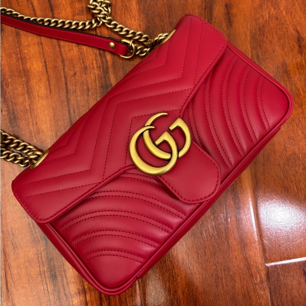 (GUCCI) GG Marmont Matelasse Shoulder Bag